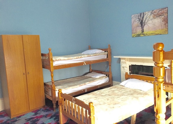 Acacia-hostel-private-five-persons-beds